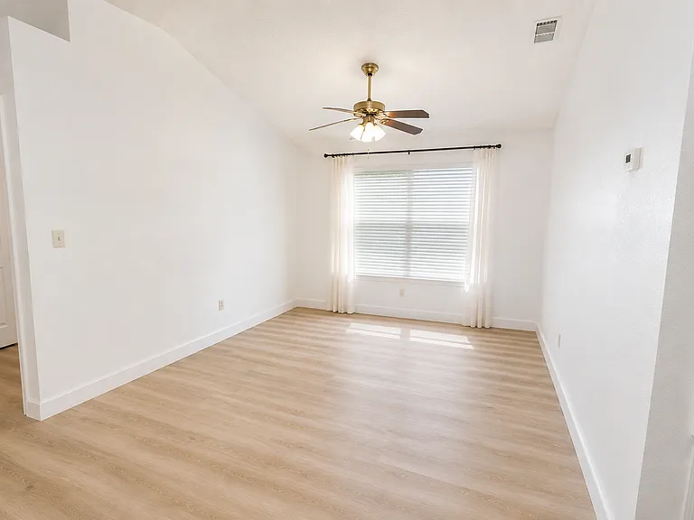2440 Bridgeport Cir — Photo 5
