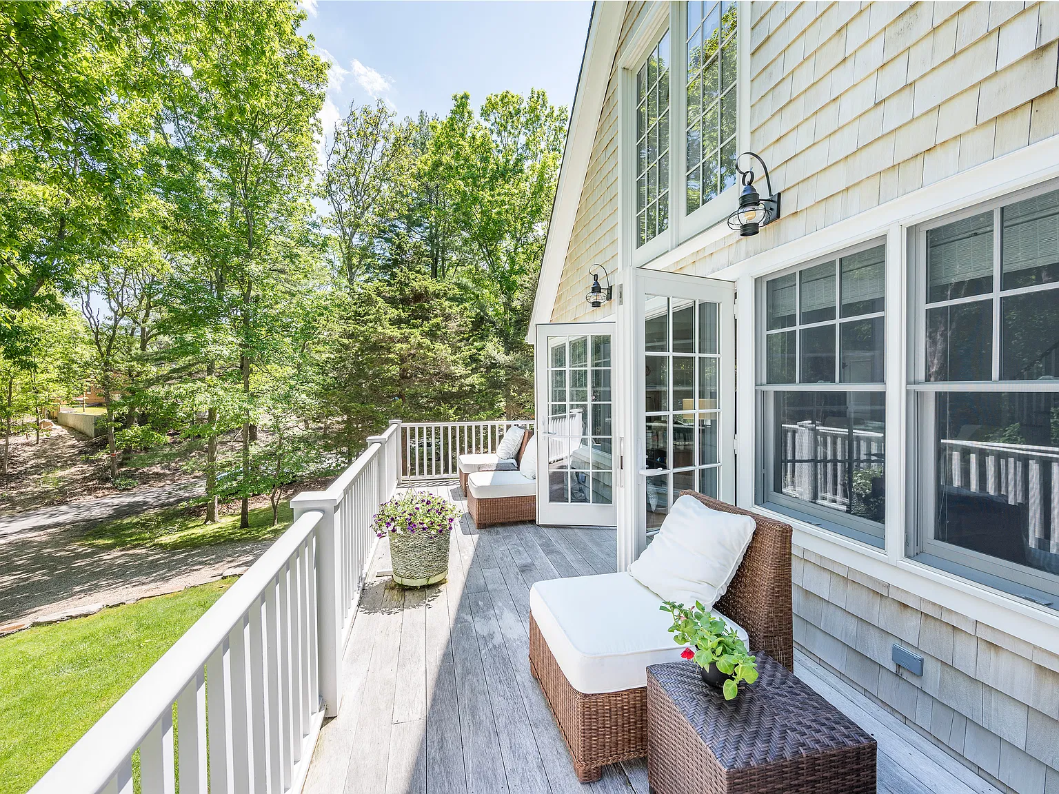 Waterfront Community - Pristine East Hampton by the Bay — Photo 4