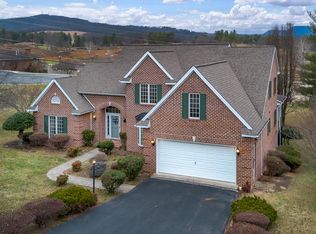 17 New Cameron Dr, Lexington, VA 24450