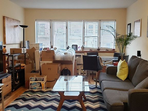 4th image of 2656 30th St APT 3F