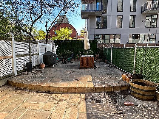 3rd image of 239 W 123rd St APT 1