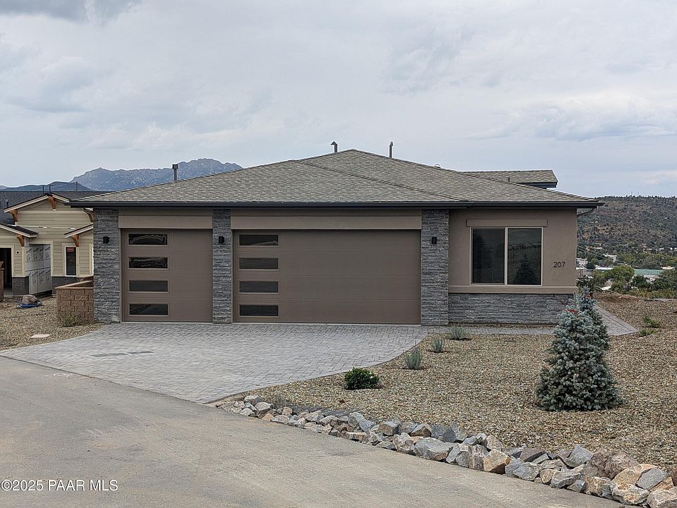 1st image of 207 Looking Glass Dr