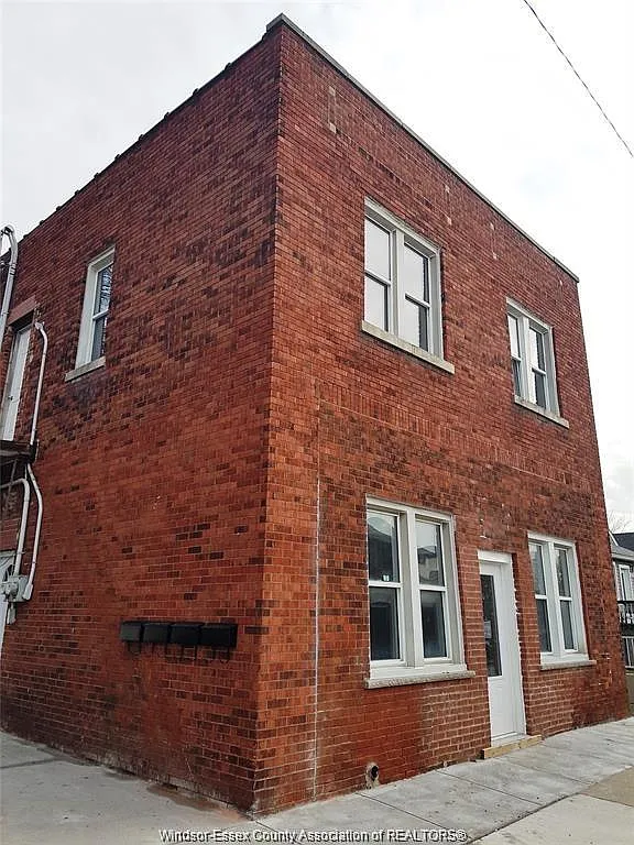 2 bed, $1,350 — Photo 1