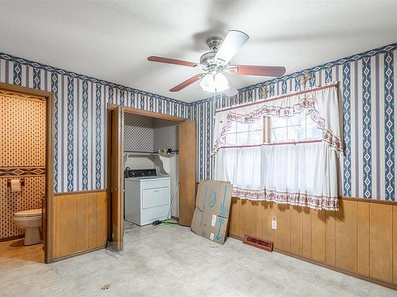 3rd image of 2009 Woodland Dr
