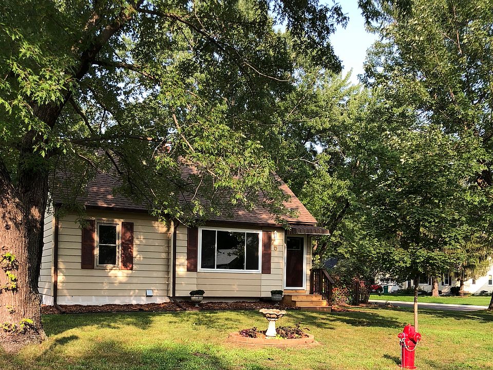 Charming 1 1/2 Story
