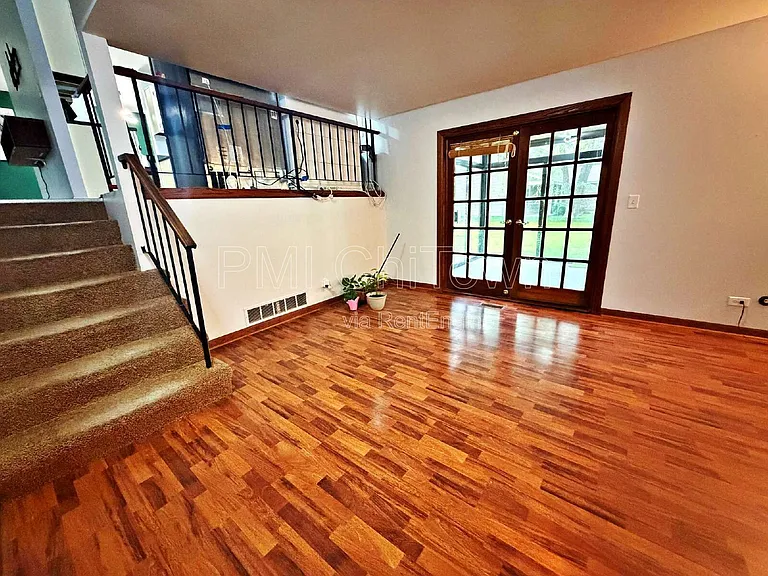 800 W Beechtree Ln — Photo 11