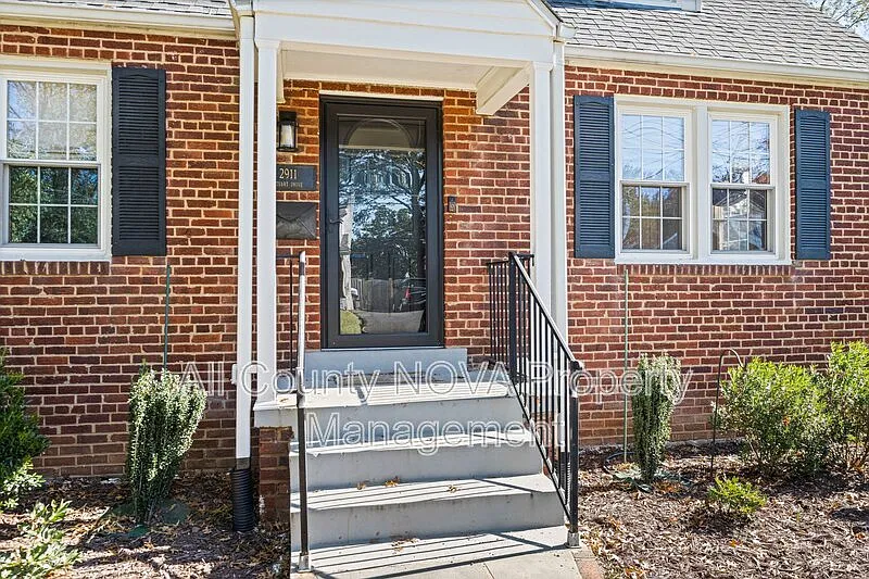 4 bed, 2.0 bath, 1542 sqft, $3,600 — Photo 3