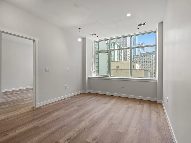 736 8th Ave SW — Photo 34