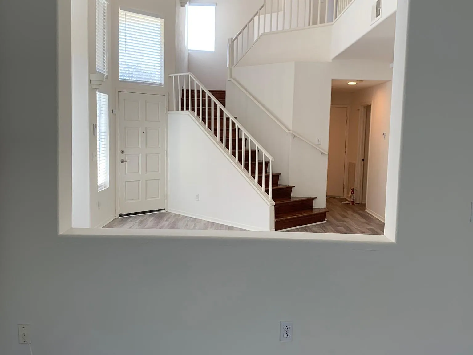4 bed, 2000 sqft, $4,650 — Photo 3