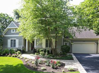 1345 Ridgewood Dr, Northbrook, IL 60062