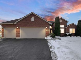 5319 Northwind Dr, Richton Park, IL 60471