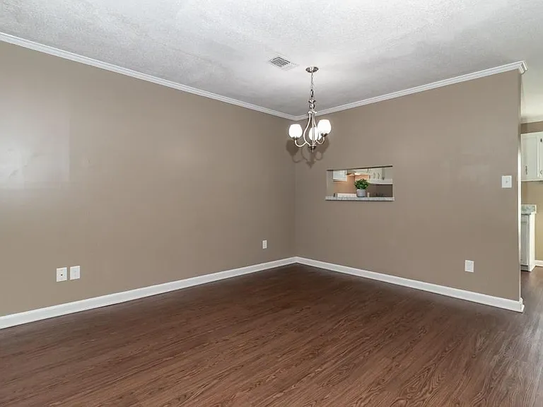 2018 Briar Ct — Photo 3