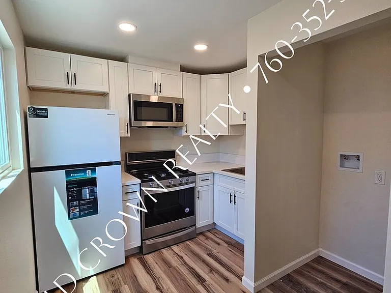1074 W Euclid Ave — Photo 2