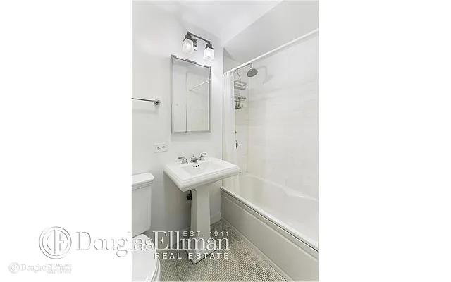 Rented by Douglas Elliman | media 16