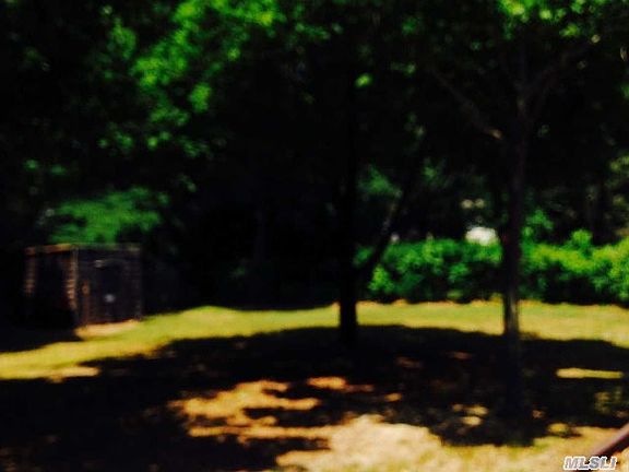 5th image of 114 N Evergreen Dr