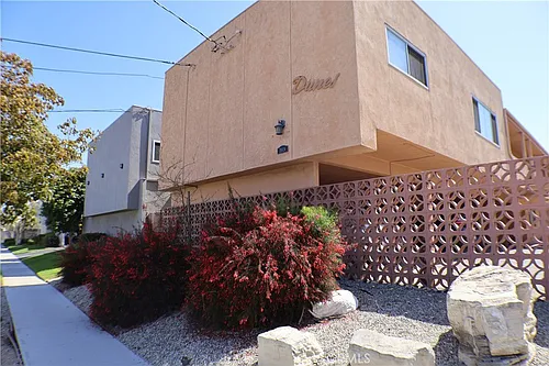 21030 Reynolds Dr #4 Photo 1 21030 Reynolds Dr #4 Photo 1