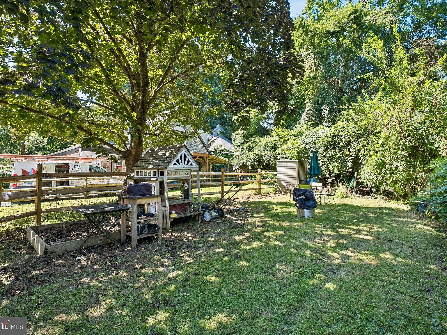 5 bed, 2.5 bath, 2730 sqft, $3,500 — Photo 3