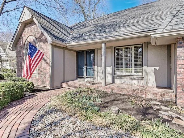 3212 W 83rd Ter, Leawood, KS 66206