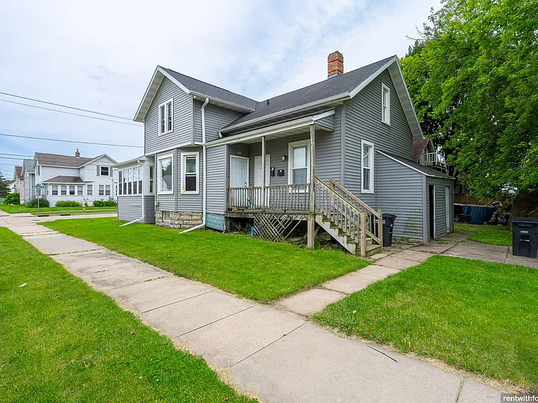 1201 Michigan St/ 505 12th Ave. — Photo 11