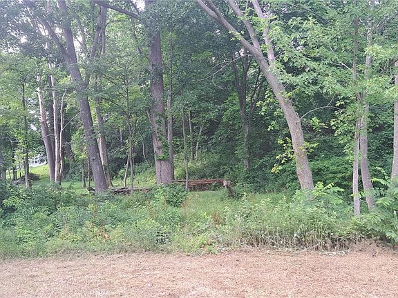 4th image of 131 Hopwood Coolspring Rd N
