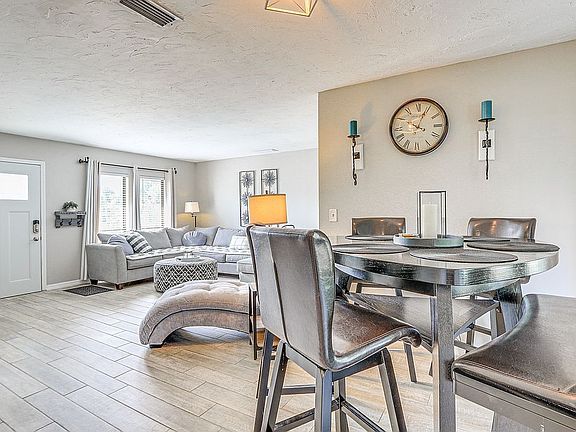 living room dining area