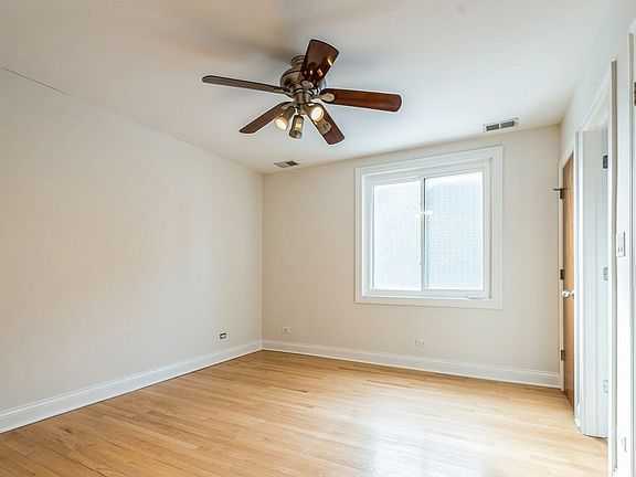 2nd image of 2235 W Lawrence Ave #3S