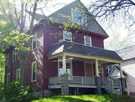 1st image of 838 Davis St