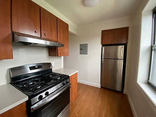 Rented by Queens Apartments Realty LLC | media 30
