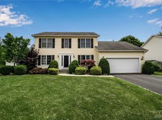 6831 Forestview Dr, Lockport, NY 14094