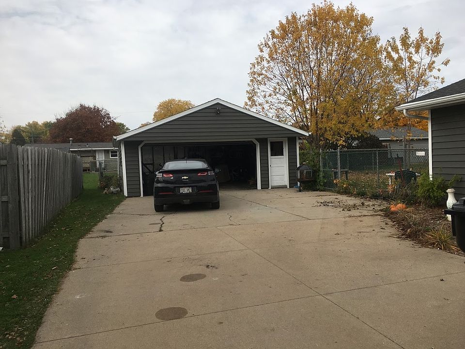 2nd image of 147 S Schaefer St