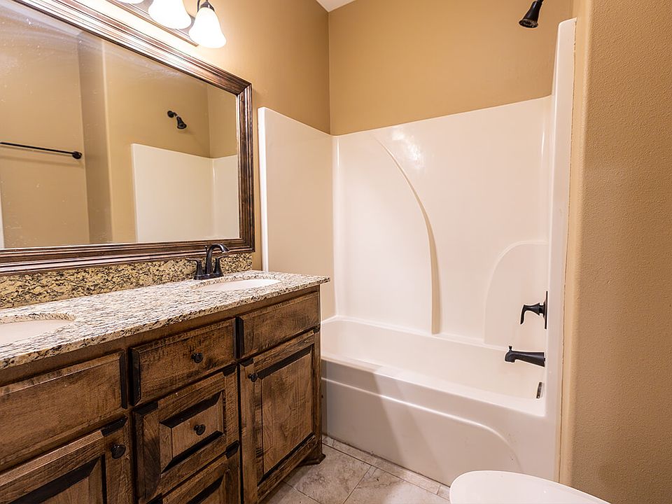 2703-ENTERPRISE-BLVD-Unit-G-bathroom_09032025
