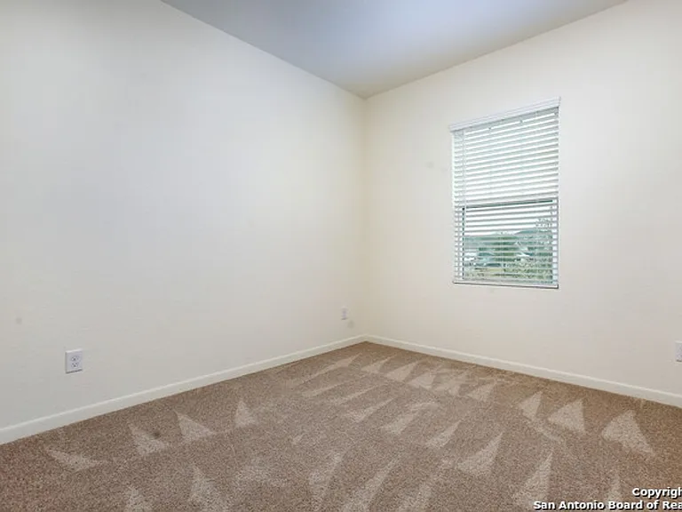 12530 Larissa — Photo 13