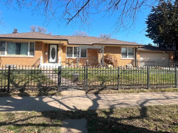 420 W 10th St, Hastings, NE 68901