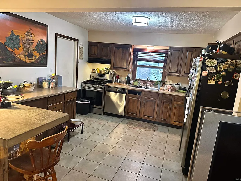 1201 S Longwood Dr — Photo 5