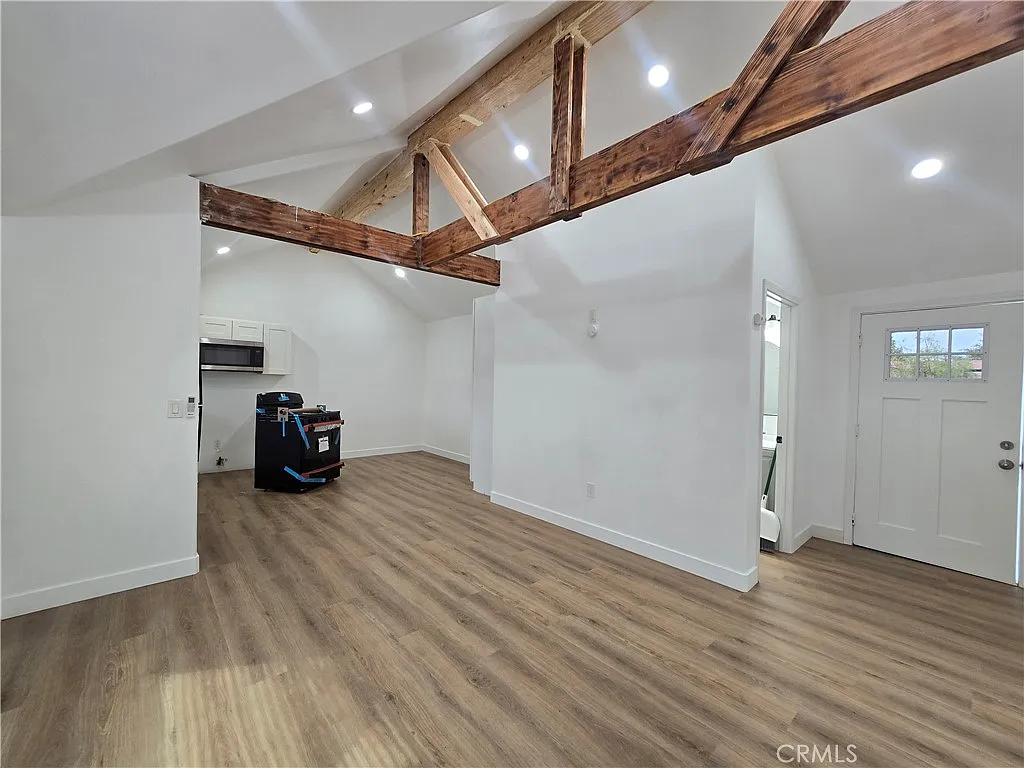 2 bed, 800 sqft, $2,900 — Photo 3