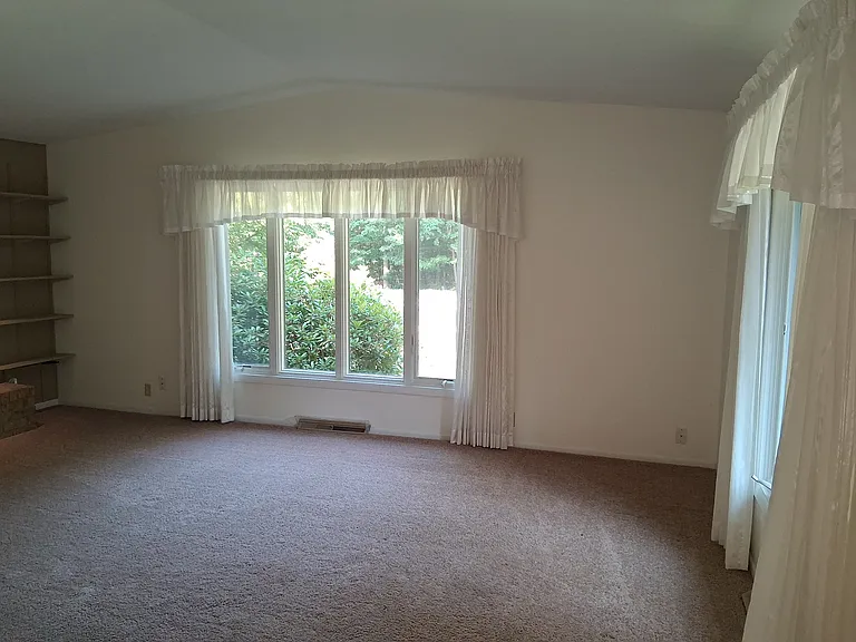 12368 Lakeshore Dr — Photo 18