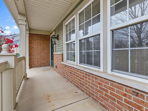 3rd image of 1344 Woodside Ct