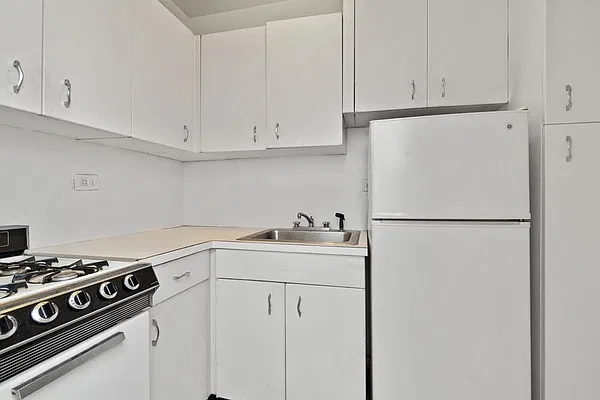 Rented by REAL New York | media 24