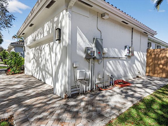 4th image of 2331 NW 66th Drive