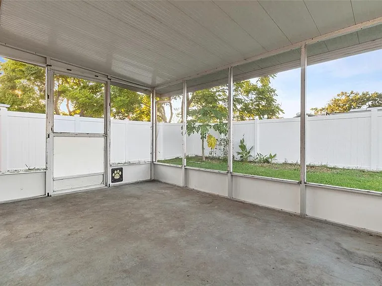 3327 Garfield Dr — Photo 24