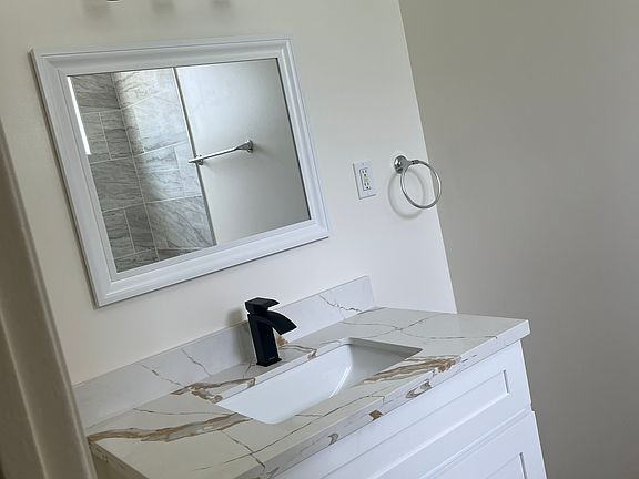 5th image of 4040 Coco Ave #8