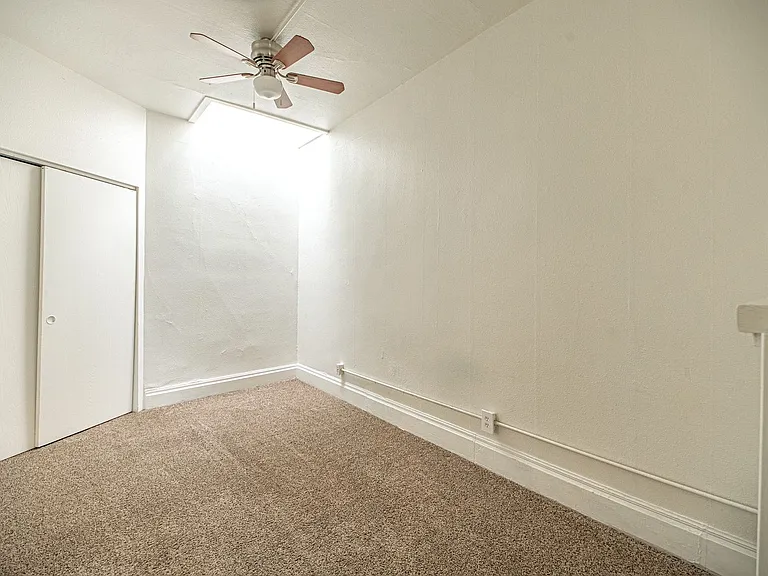 207 Midway Ave — Photo 60