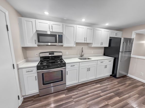 635 W Lowell Ave