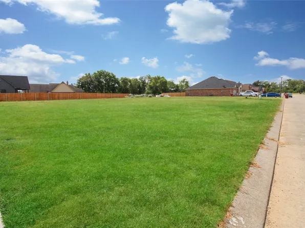 1857 Meadowview, Canton, TX 75103