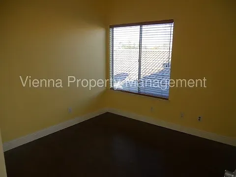 18 Striped Moss Ct — Photo 7