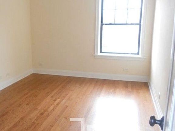 4th image of 3516 N Lakewood Ave APT 1