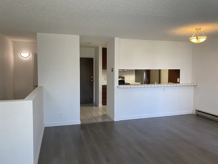 2101 Shoreline Dr #203 — Photo 3