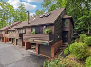 235 Solon Rd APT D, Chagrin Falls, OH 44022