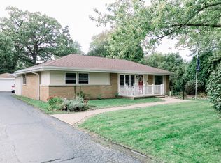 2119 Fairfield Rd, Lindenhurst, IL 60046