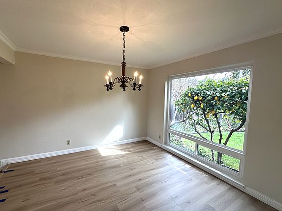 4th image of 674 Erie Dr